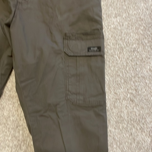 NWT Men’s Wrangler Five Star relaxed fit cargo pants - Picture 3 of 7